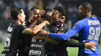 Santos volvió a celebrar en el Brasileirao tras vencer a Atlético Paranaense