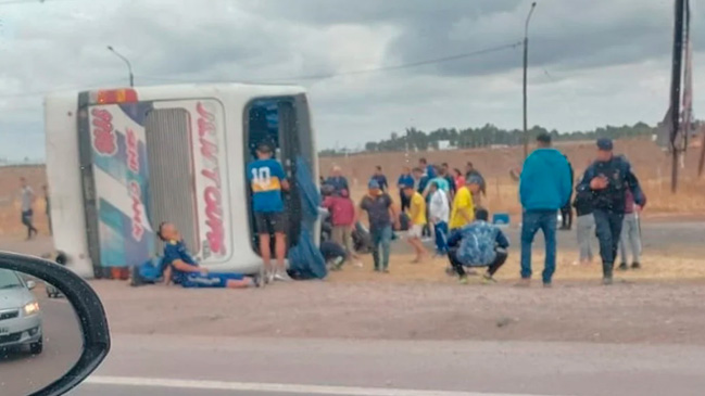 Bus que trasladaba hinchas de Boca Juniors a Mendoza sufrió fatal accidente