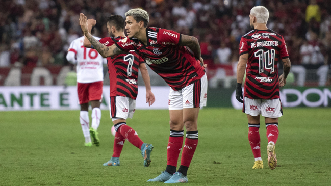 Con Vidal en cancha: Flamengo volvió al triunfo en el Brasileirao tras aplastar a Bragantino