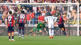 Bologna y Gary Medel escaparon de las últimas posiciones con triunfo ante Lecce