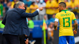 Tite justificó la cuestionada convocatoria de Daniel Alves al Mundial