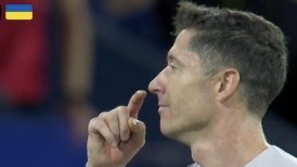 Lewandowski generó escándalo por llevarse el dedo a la nariz y apuntar al árbitro