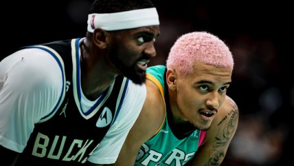 San Antonio Spurs venció a Milwaukee Bucks con un brillante Keldon Johnson