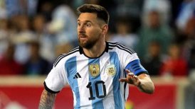 Lionel Messi llegó a Abu Dhabi para sumarse a la selección argentina