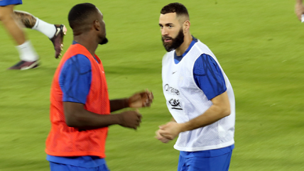 Benzema abandonó lesionado el entrenamiento de Francia