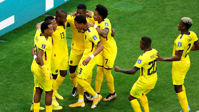Gobierno de Ecuador dio permiso para interrumpir clases y poder ver a su selección en el Mundial