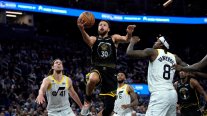 Stephen Curry brilló con 33 puntos en el triunfo de Golden State Warriors sobre Utah Jazz