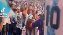 Papá de Julián Alvarez se emocionó hasta las lágrimas durante partido de Argentina con Polonia