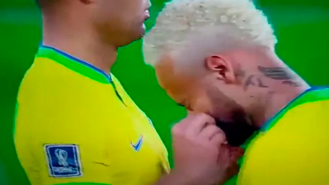 Casemiro causó polémica por aplicar misterioso elemento en la nariz a Neymar