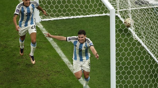 Julián Alvarez se lanzó con jugada individual y anotó el segundo de Argentina sobre Croacia