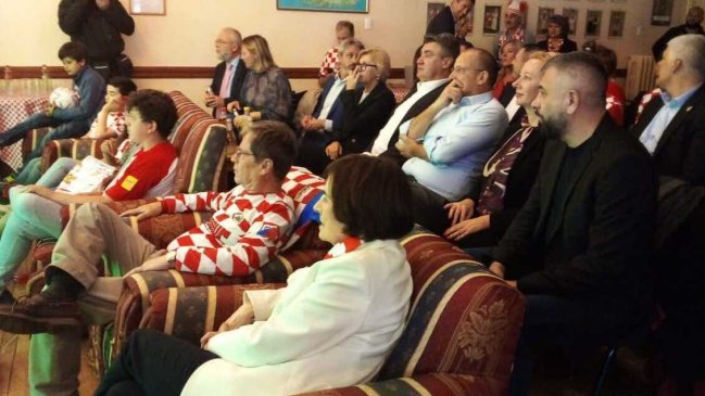 En medio de su visita en Chile, presidente de Croacia miró la semifinal del Mundial en Punta Arenas