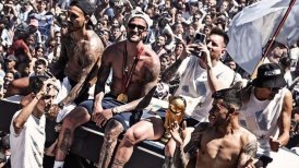 Selección argentina tuvo caótico festejo del título Mundial junto a una multitud de hinchas