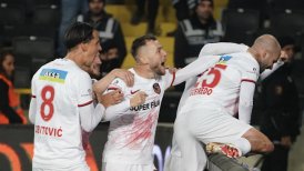 Angelo Sagal tuvo minutos en intenso empate entre Gaziantep y Besiktas en la liga turca