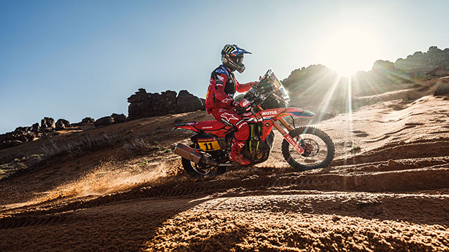 José Ignacio Cornejo auxilio a portugués y mantuvo expectativas en el Rally Dakar