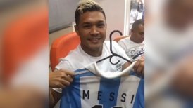 Teófilo Gutiérrez rifó una camiseta de Messi y se la quedó porque "nadie ganó"