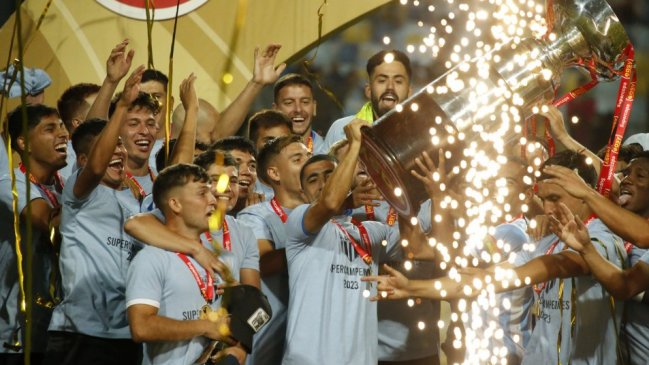 Insólito: La Supercopa se desarmó en medio de la celebración de Magallanes