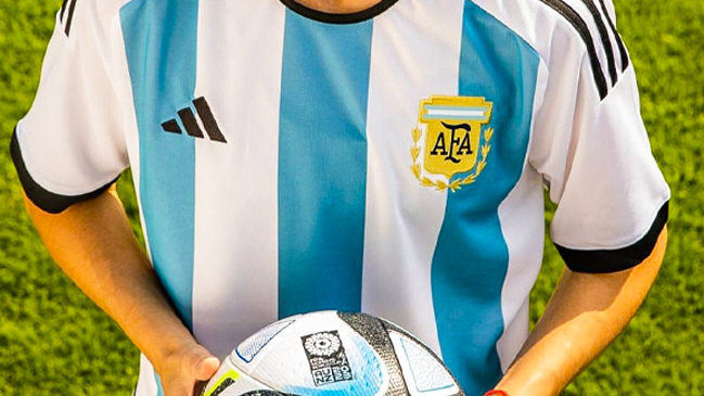 ¿Por qué la selección femenina de Argentina no llevará las tres estrellas sobre el escudo?