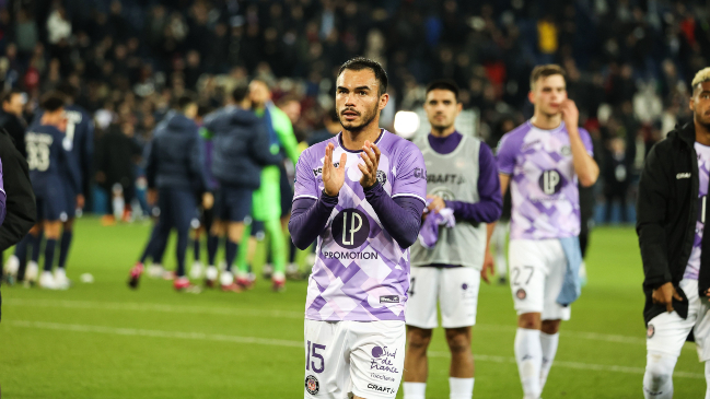 Gabriel Suazo vio acción en la derrota de Toulouse ante PSG