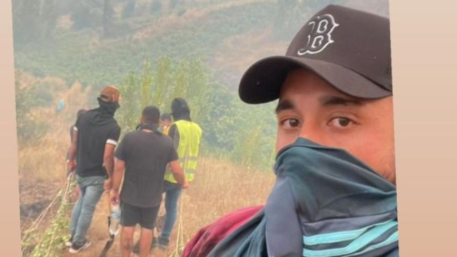 Futbolista Bernardo Cerezo combate en terreno los incendios en Chillán