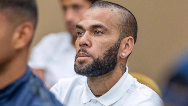 Fiscalía pidió que Daniel Alves siga en prisión por la presunta violación
