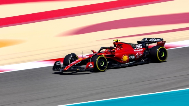 Carlos Sainz marcó el mejor tiempo en la segunda jornada de prácticas en Bahrein