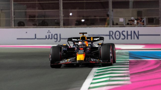 Max Verstappen lideró los primeros entrenamientos libres en Arabia Saudita