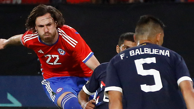 Ben Brereton abandonó con dolencias el amistoso de la Roja ante Paraguay