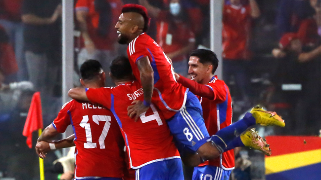 La Roja venció a Paraguay bajo el "embrujo " de Alexis y celebró por primera vez junto a Berizzo