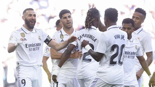 Real Madrid aplastó a Valladolid de la mano de un inspirado Benzema en la liga española