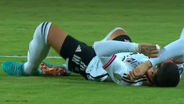 Matías de los Santos salió lesionado a los 13 minutos de juego ante Pereira en la Copa