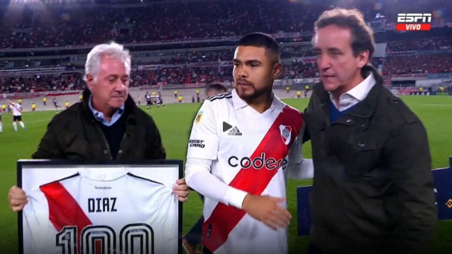Paulo Díaz recibió reconocimiento por cumplir 100 partidos con River Plate