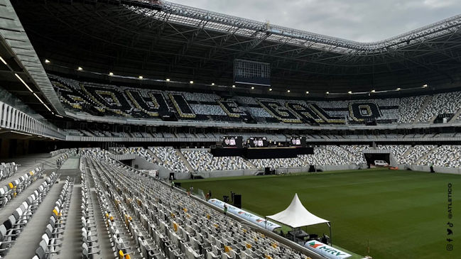 Atlético Mineiro inauguró su nuevo estadio ante miles de hinchas