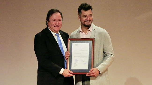 Nicolás Peric fue premiado como "Deportista Destacado" en el aniversario 281 de Talca