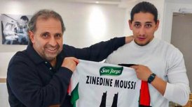 Hincha expulsado del Parque de los Príncipes recibió camiseta de Palestino regalada por el club