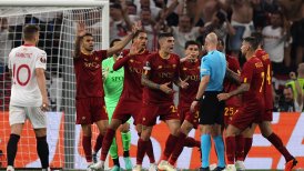 Con revisión del VAR: El penal anulado a Sevilla en la final ante Roma en la Europa League