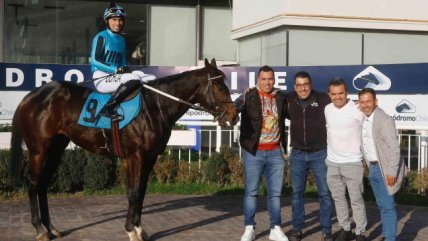 Caballo de Esteban Paredes y Leonardo Monje ganó importante carrera en el Hipódromo Chile