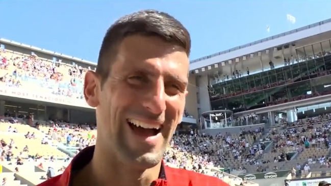 "No es malo mi español": Djokovic generó risas en entrevista con transmisión latina de Roland Garros