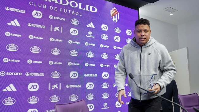 Ronaldo anunció que seguirá en Valladolid y asumió "errores" que le costaron el descenso
