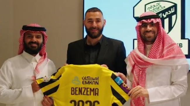 Karim Benzema firmó como nuevo jugador de Al Ittihad de Arabia Saudita