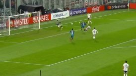 La más clara del primer tiempo: Pavez se perdió el gol de Colo Colo tras acción de Pizarro