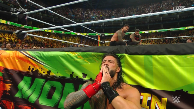 Roman Reigns fue derrotado por The Usos en evento Money in The Bank de WWE