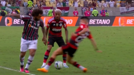 Marcelo lució su calidad con gran túnel en partido ante Flamengo
