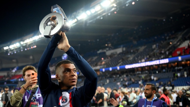 El duro gesto de PSG con Kylian Mbappé: Retiró su imagen del estadio