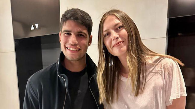 Carlos Alcaraz compartió con Maria Sharapova en medio de su participación en Toronto