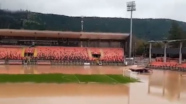 Inundado: Así quedó el Estadio Fiscal de Talca producto de la lluvia