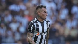 Atlético Mineiro respaldó a Eduardo Vargas tras ser amenazado por hinchas en un bar