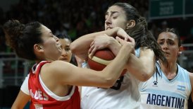 Chile flaqueó en el último cuarto y perdió con Argentina en el baloncesto femenino