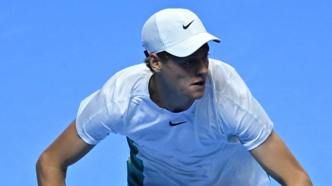 Jannik Sinner doblegó a Stefanos Tsitsipas en el arranque de las Finales ATP de Turín