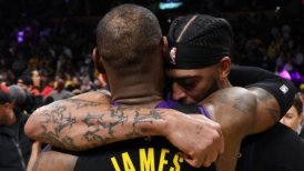 LeBron James venció a Kevin Durant y los Lakers avanzaron a semifinales en la Copa NBA