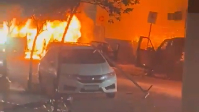 Bombas e incendios: Ciudad de Santos vivió una noche de terror luego del descenso del club
